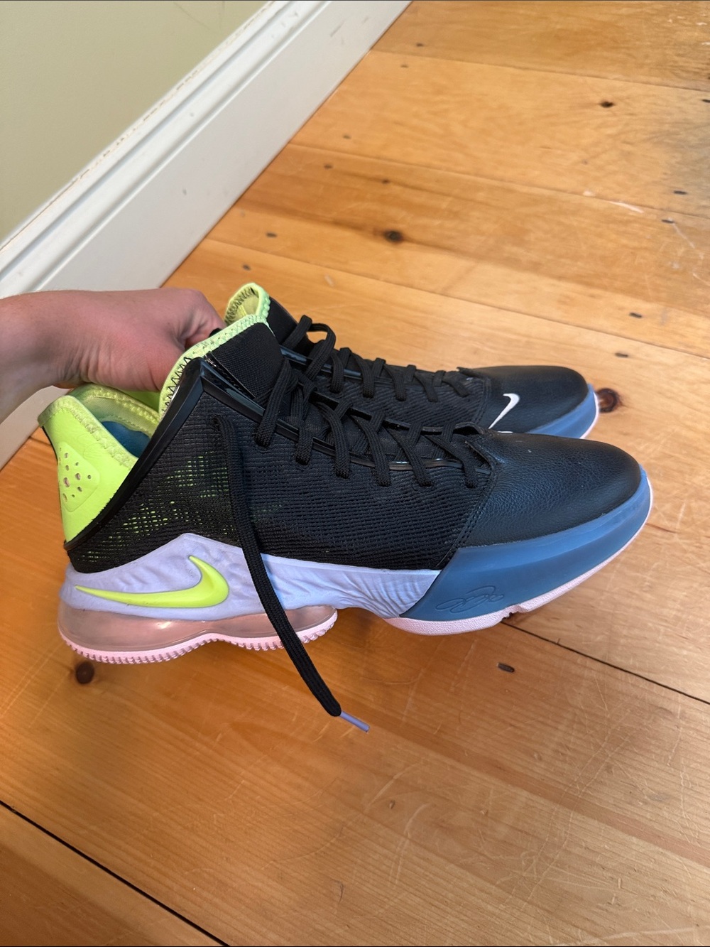 Nike LeBron 19 Low in Ghost Green